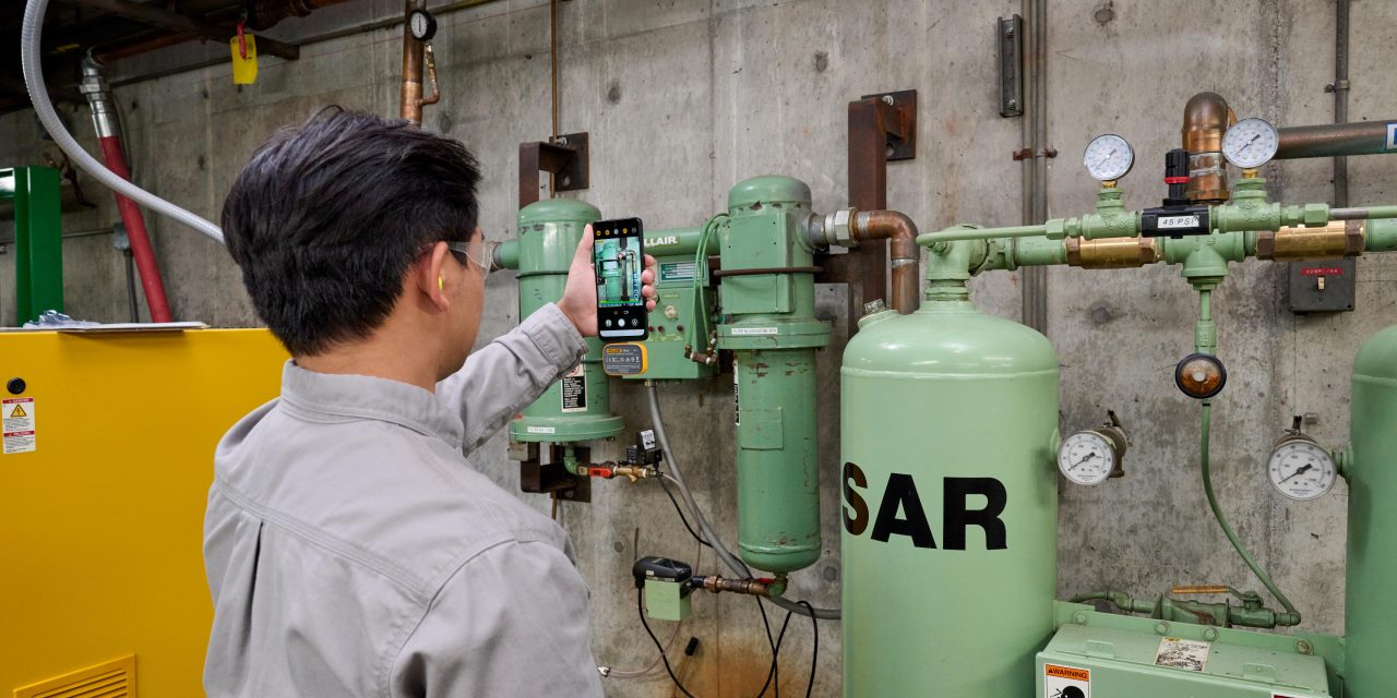 Fluke expands iSee Mobile Series with new TC03A thermal camera and ii01 acoustic camera