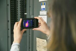 FLIR1005 C5 FOR ELECTRICAL INSPECTION APPLICATIONS FLIR launches C5 compact thermal camera with cloud connectivity