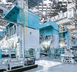 IFM049 App Pic New inductive sensors combine compatibility with configurability