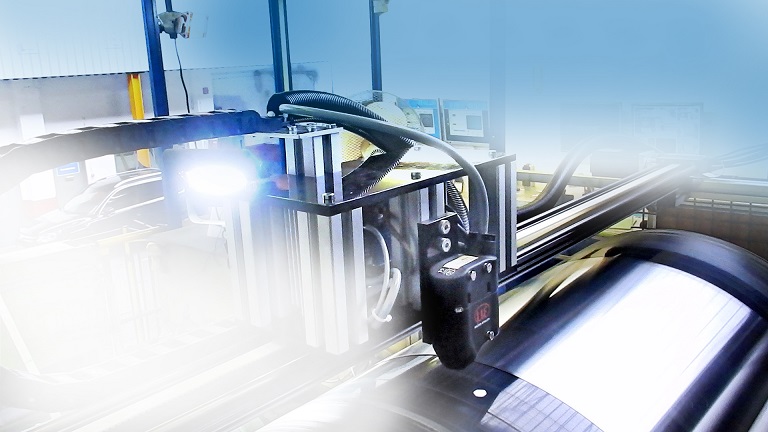 H.D.Lenzen chooses inline colour measurement system from Micro-Epsilon to measure the colour of zinc-coated strip materials