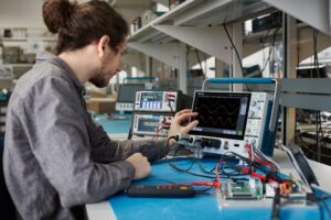 TEK031 Press Image 3 Series power meas app shot 15833 Tektronix releases results of its Global Engineer Survey 2021