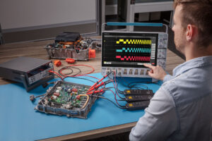 TEK042 Image 5 Series B Auto 3Phase Tektronix enhances acclaimed 5 Series Mixed Signal Oscilloscope
