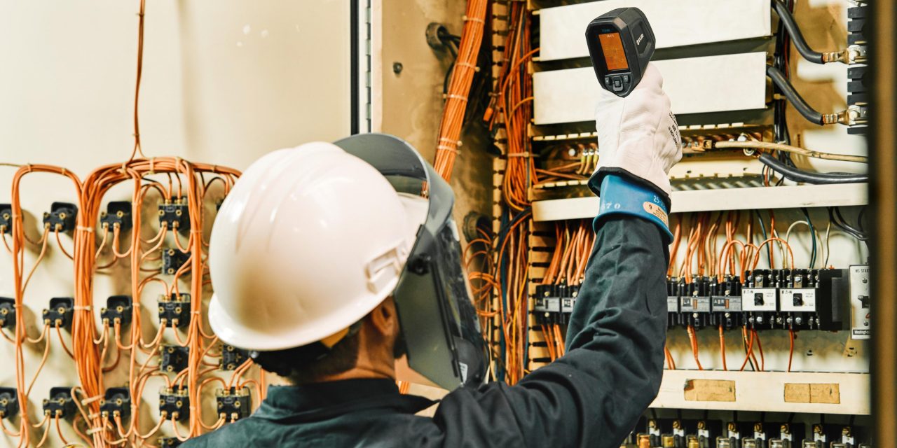 FLIR TG268 and TG298 Handheld Thermal Imagers Cut Diagnostic Time and Simplify Maintenance Reporting